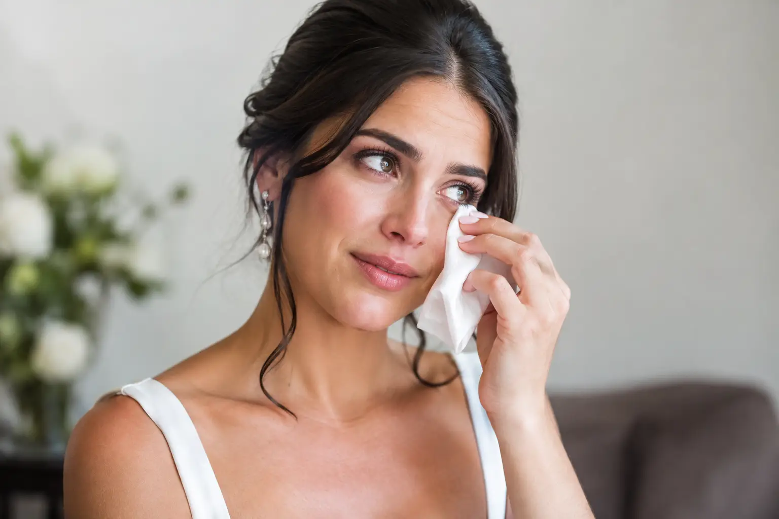 How Makeup Lasts Through Tears at Big Events